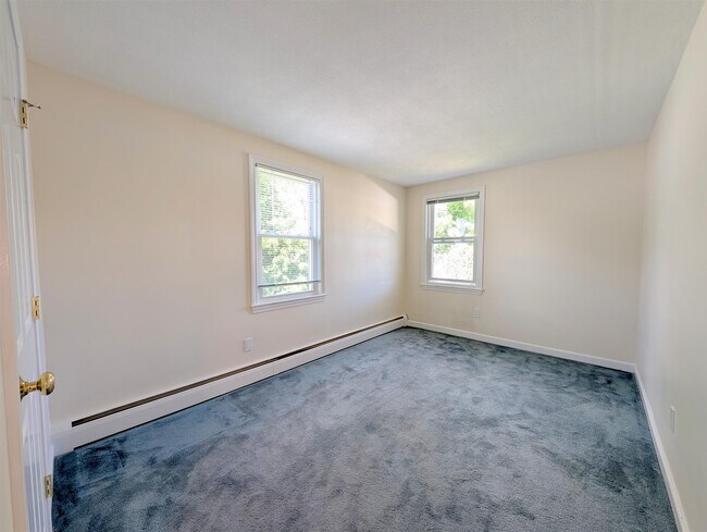 Building Photo - 5 Patrick St