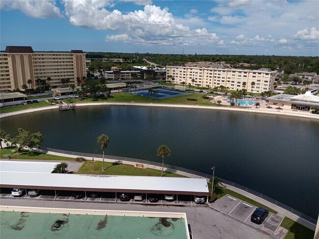 Building Photo - 4775 Cove Cir