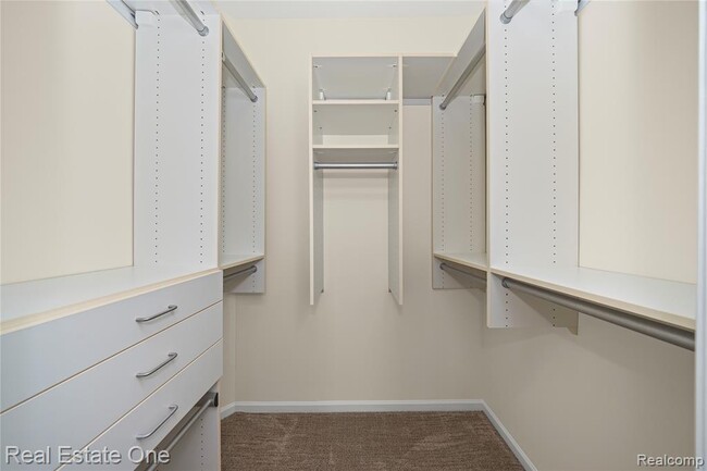 Building Photo - 38282 Saratoga Cir