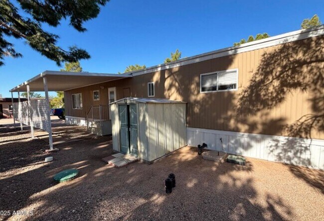 Building Photo - 10122 E Illini St