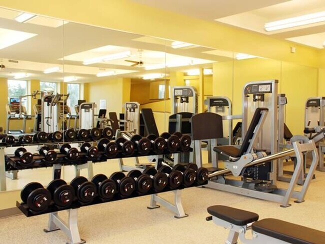 Building Photo - 10410 NE 2nd St