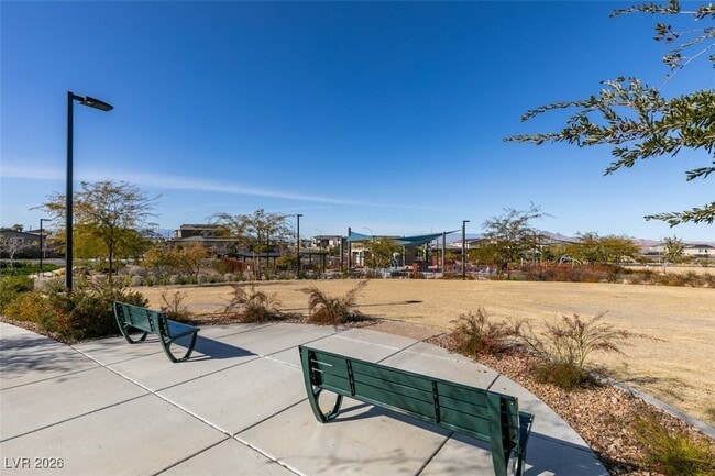 Building Photo - 302 Walsh Peak Ave