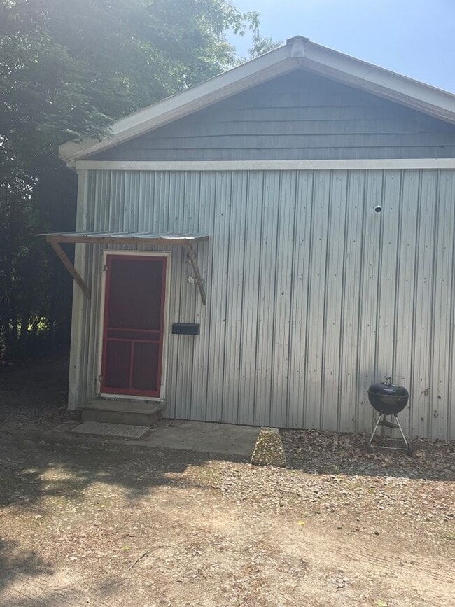 Building Photo - 203 Poplar Neck Rd