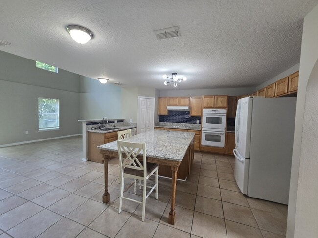 Building Photo - 405 Brooklet Cir