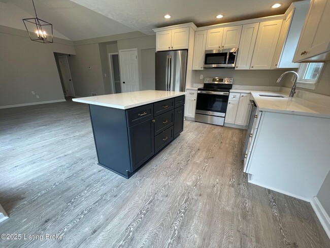 Building Photo - 7308 Buffington Ct