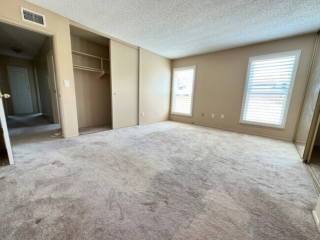 Building Photo - 11348 Barbi Ln