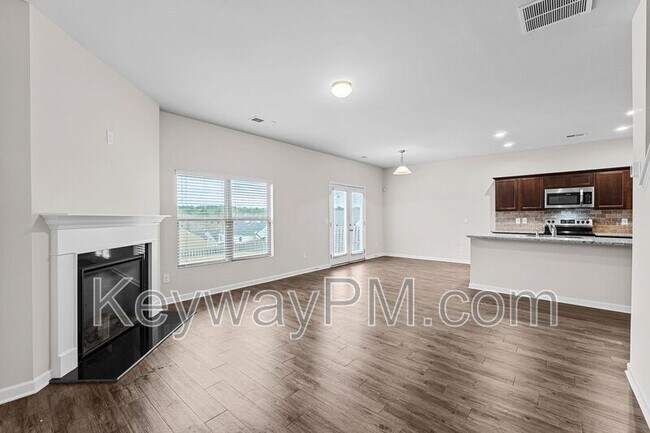 Building Photo - 5033 Vine Ln