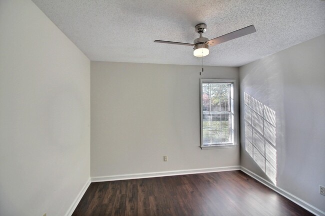 Building Photo - 1479 Wolf Ridge Dr