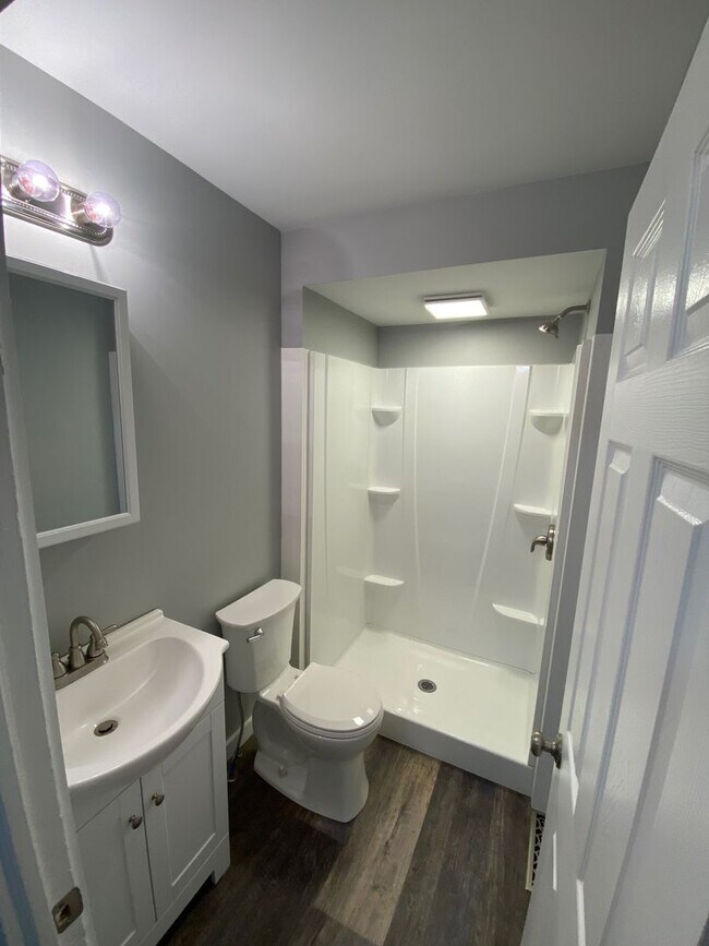 Building Photo - Modern 2BR in Lawrenceville – Central AC, ...