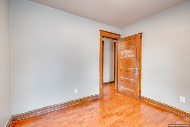 Building Photo - 714 S Memorial Dr