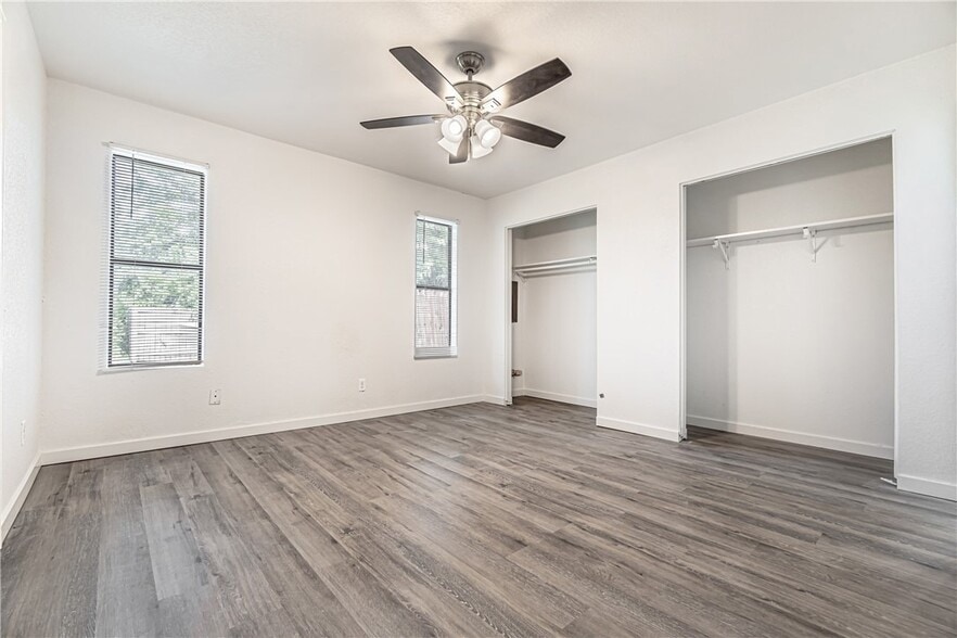 Building Photo - 1012 Turtle Creek Dr