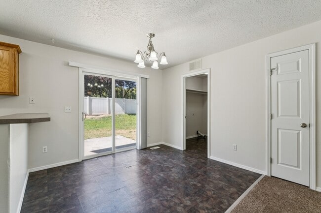 Building Photo - 123 Chapparosa Ct E