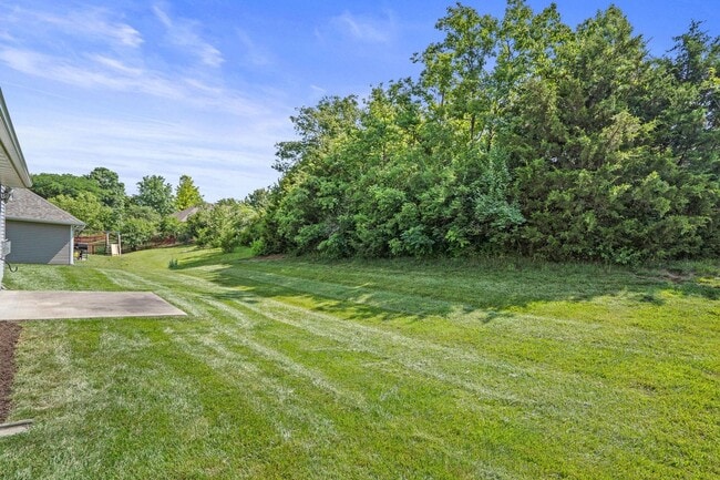 Building Photo - One Level Living - Single Family Home in Bay Hills Subdivision 3BD/2BA