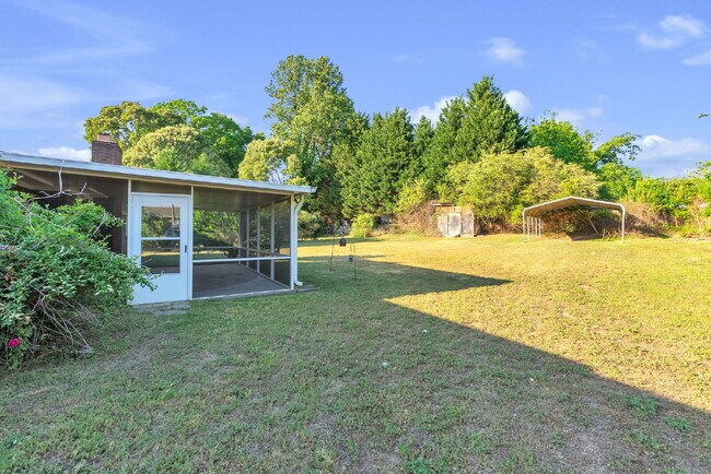 Building Photo - Spacious 3 Bedroom, 2 Bath Home with Dual Living Areas & Energy-Saving Solar Panels! $2000/mo rent