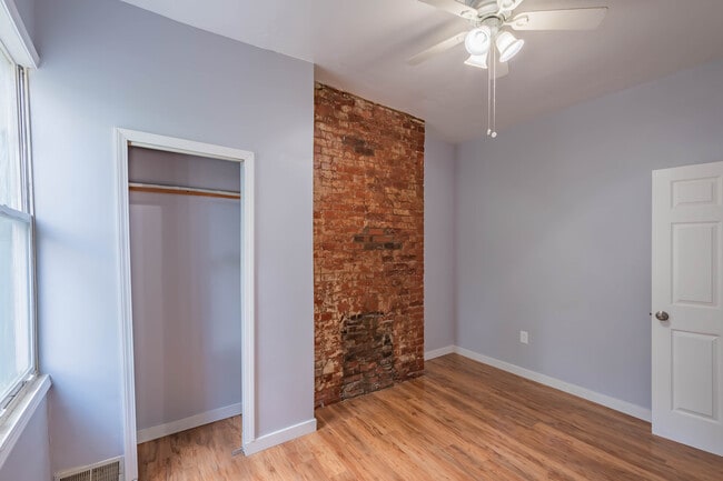 Building Photo - 426 Borland St