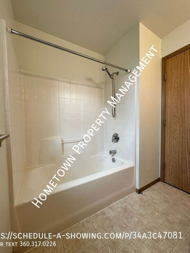 Building Photo - 6763 Steamer Dr SE