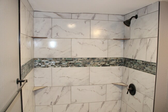 Building Photo - Doll House in Belton - 2 bed - 1 bath