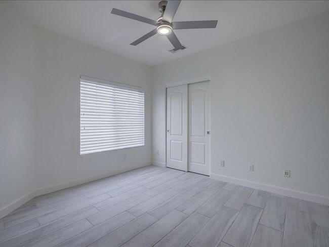 Building Photo - $500 OFF FIRST FULL MONTHS RENT!