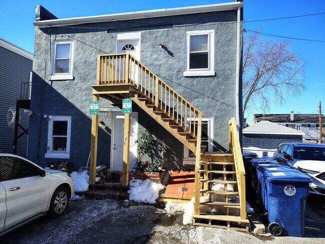 Interior Photo - 122 Boston