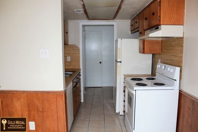 Building Photo - 3906 Charolais Dr