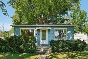 Building Photo - 1118 Lorraine Dr