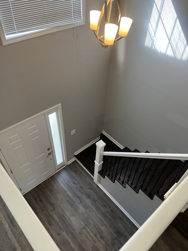 Building Photo - 160 Commons Dr