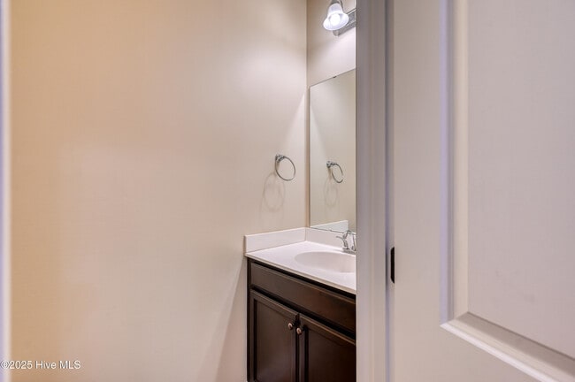 Building Photo - 307 Windward Landing