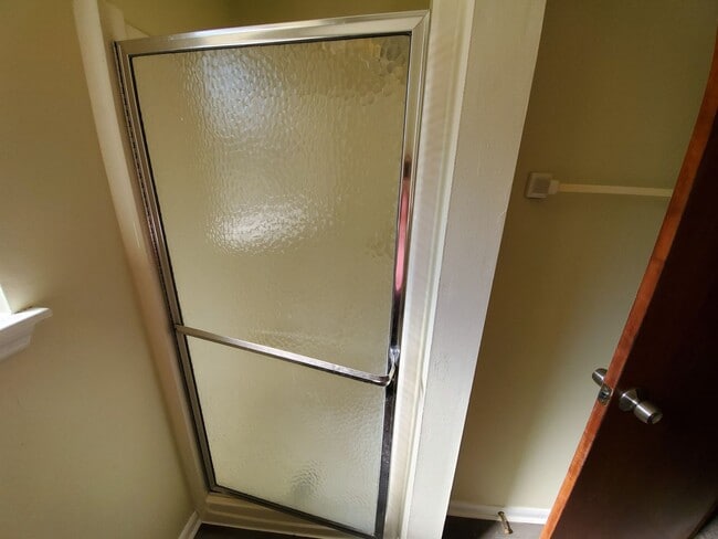 Building Photo - Spacious 3 Bedrooms 2 Baths Townhome Available