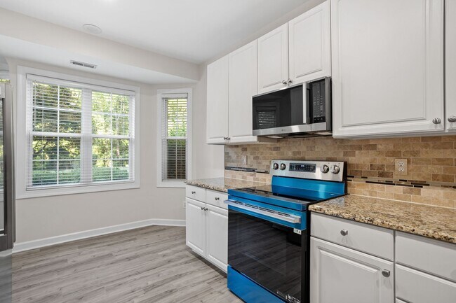 Building Photo - 3301 Philmont Dr