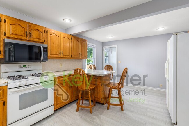 Building Photo - 355 Watchung Ave