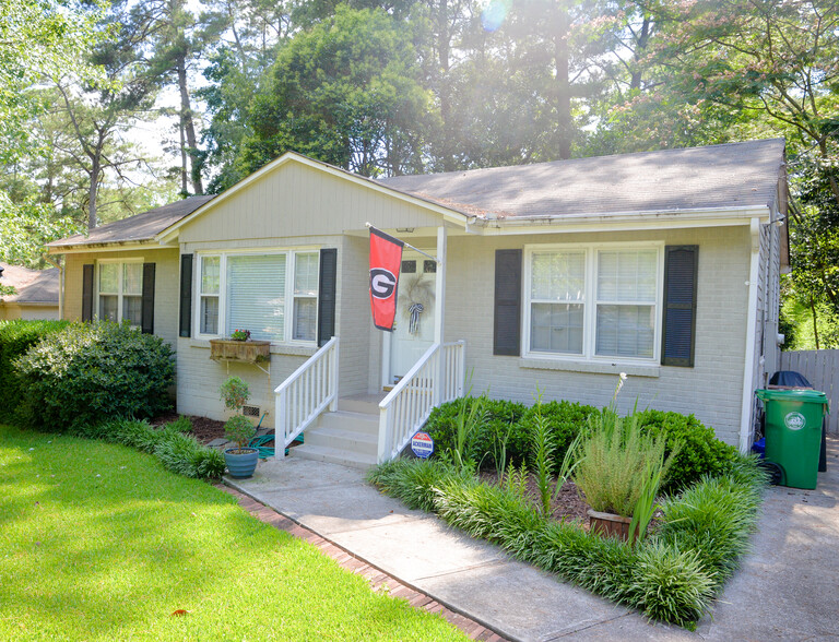 Building Photo - 1670 Bristol Dr NE
