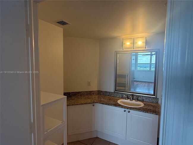 Building Photo - 19501 W Country Club Dr