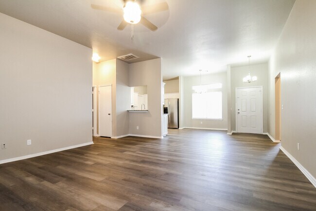 Building Photo - 3905 Penny Dr