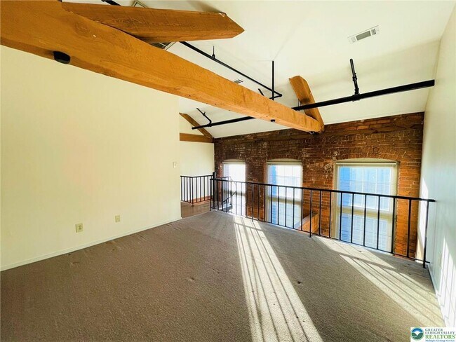 Building Photo - 100 Race St