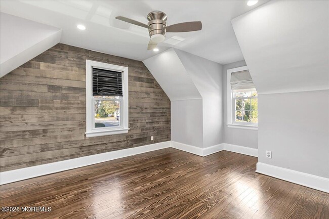 Building Photo - 14 Prospect Ave N