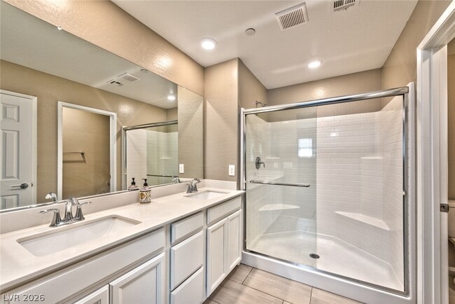 Building Photo - 48 Lomita Heights Dr