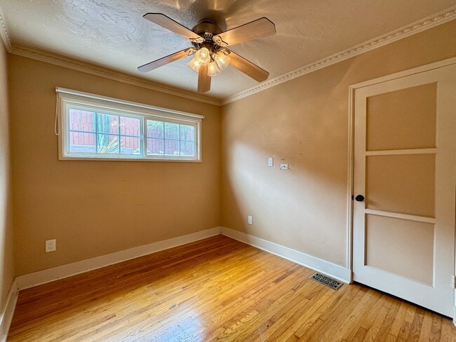 Building Photo - 8829 Greenview Pl