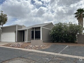 Building Photo - 6374 N Willowhaven Dr