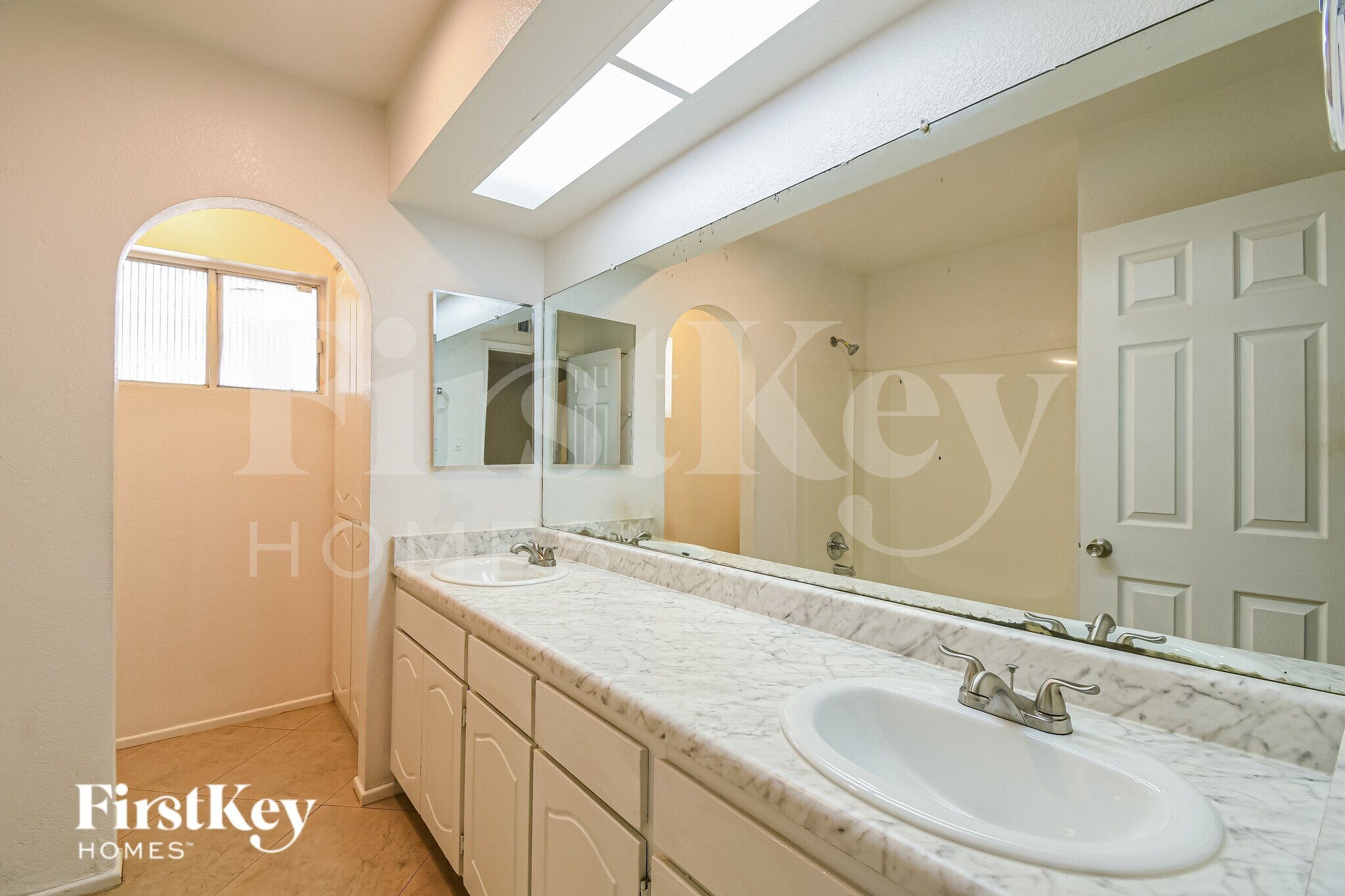 Building Photo - 3350 S George Dr