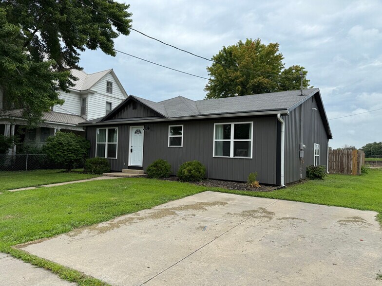 Building Photo - 1413 Bryan St