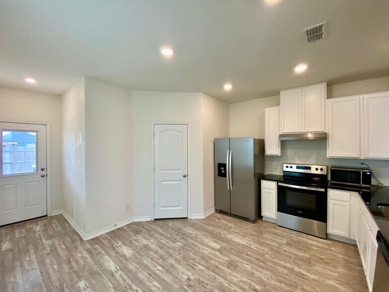 Building Photo - 344 Blacktail Dr