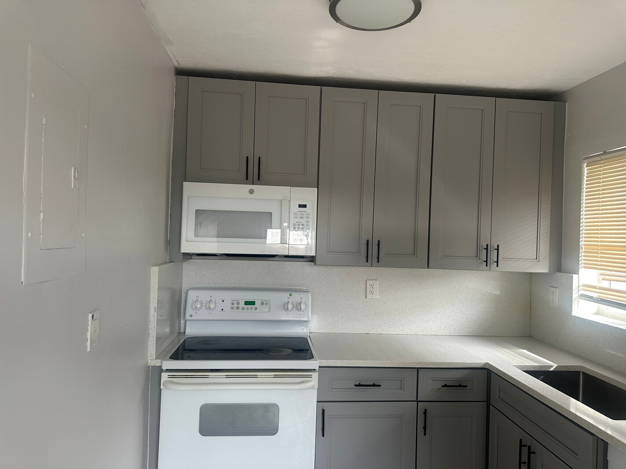 Building Photo - 6109 SW 30th St