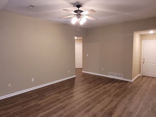 Building Photo - 2409 Bentley Ct
