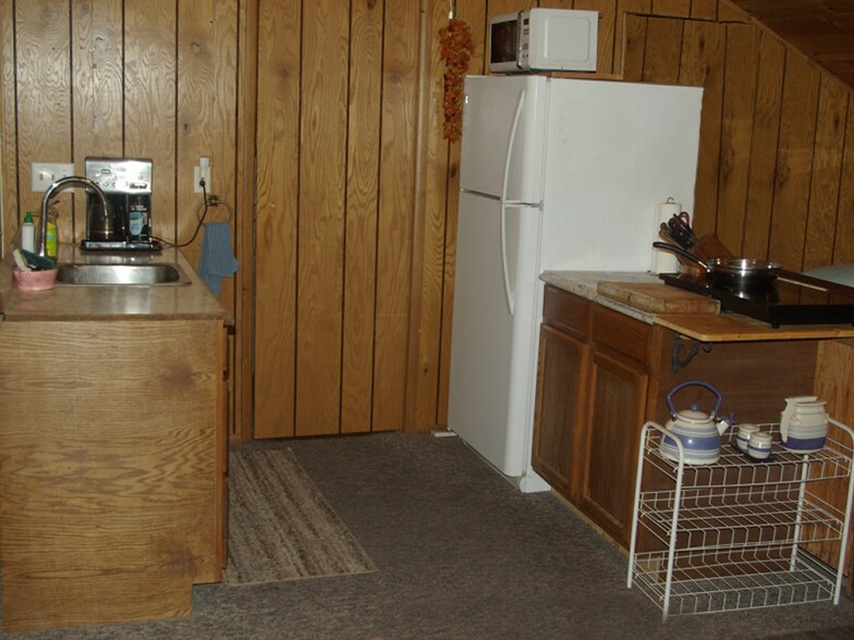 Fully stocked kitchen. - 26180 Whispering Oak Ln