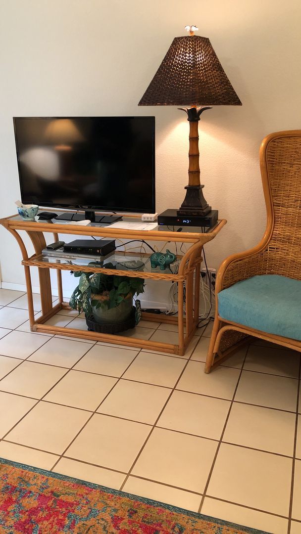 Building Photo - Spacious Furnished Grand Champions End Unit Available