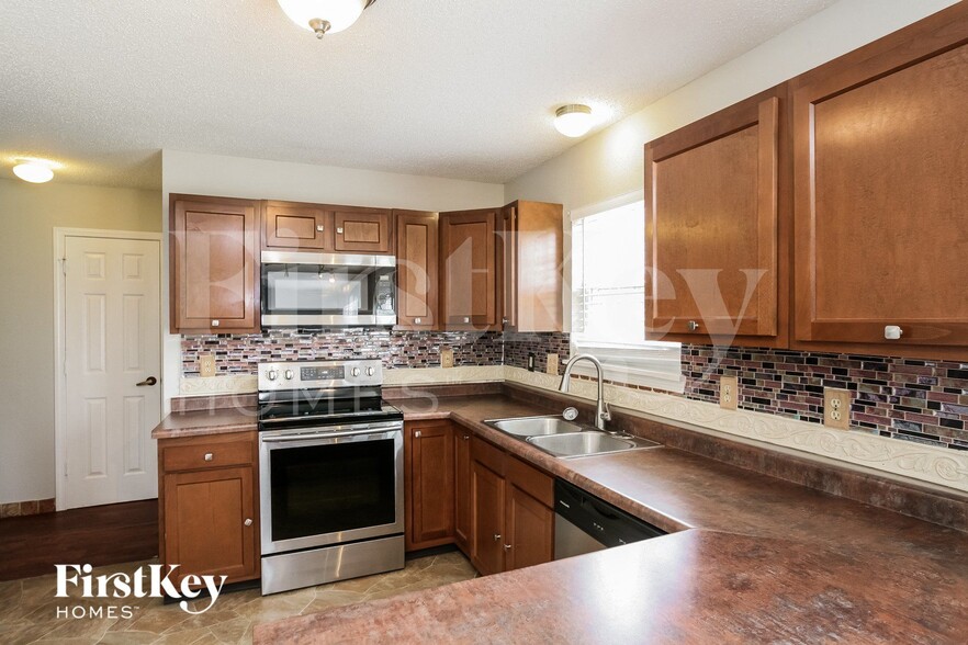 Building Photo - 5246 Melbourne Rd