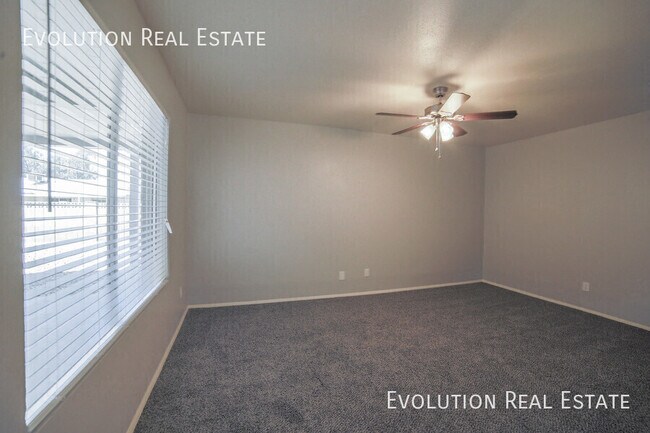 Building Photo - 2110 S Shannon Dr