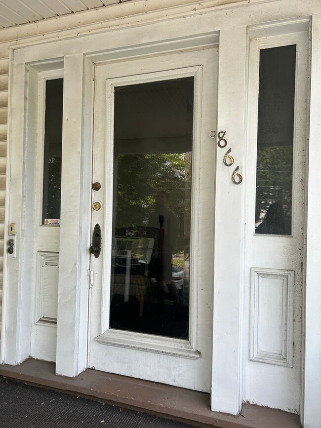 Building Photo - 1 Bedroom, 1 Bathroom with Den on Union St...