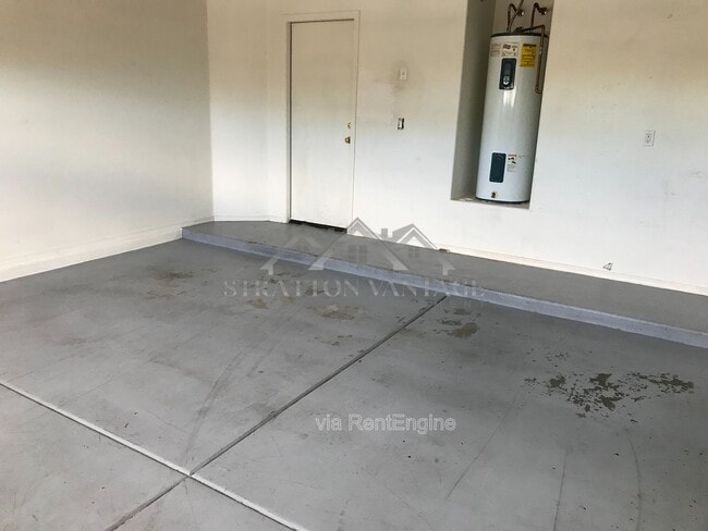 Building Photo - 14027 N 178th Ave