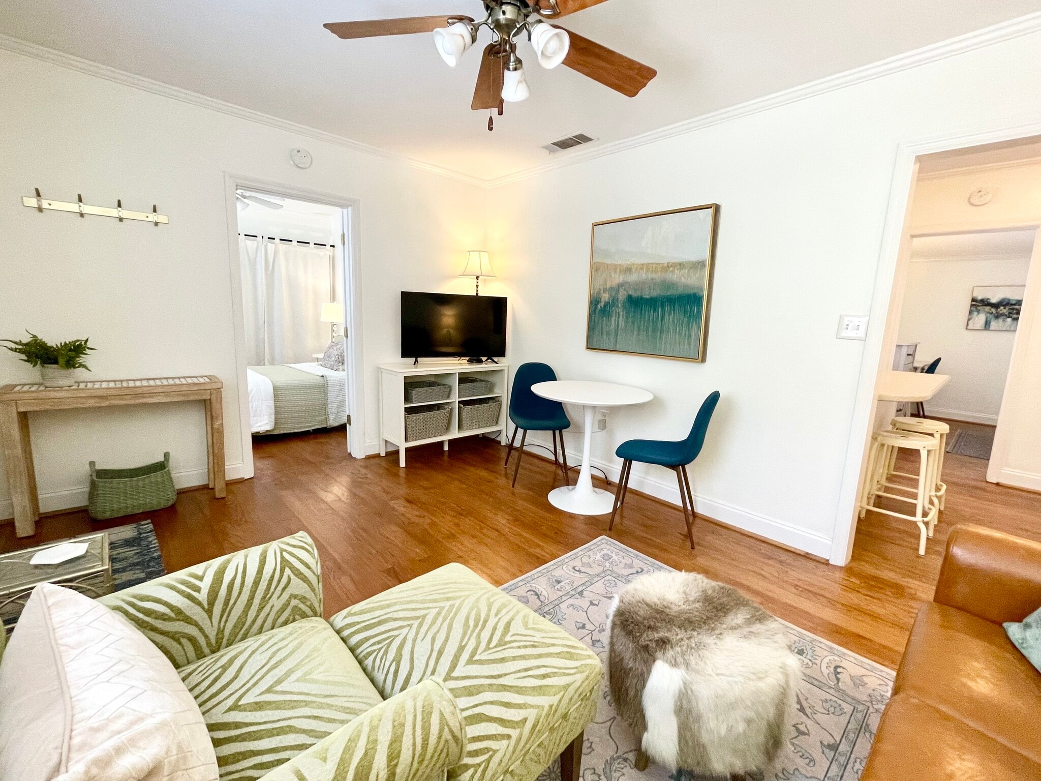 Building Photo - 215 W Taylor St